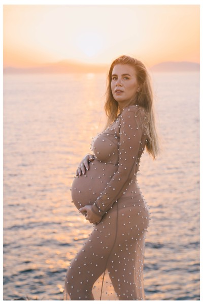 Outdoor family photoshoot in Kolonaki and across Attica – capturing precious moments of love and joy