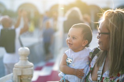 Δίνοντας όνομα σε κάτι νέο αποκτά την υπόστασή του στην αιωνιότητα. Η βάπτιση του παιδιού μας είναι η αρχή για ένα μεγάλο ταξίδι που ξεκινά. Kάθε καλό ταξίδι αξίζει να έχει και τις ανάλογες φωτογραφίες που θα το κάνουν αξέχαστο!