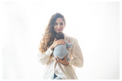 Katerina Drouka | 雅典家庭人像摄影 – 捕捉父母与孩子之间自然真挚的瞬间