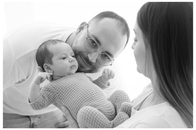 Katerina Drouka | 雅典家庭人像摄影 – 捕捉父母与孩子之间自然真挚的瞬间