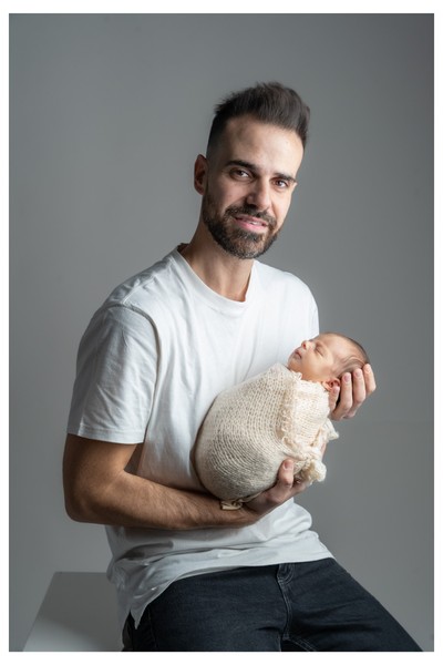 Séance photo maternité à Athènes par une photographe professionnelle – séances en studio à Kolonaki et en extérieur dans le sud d’Athènes.