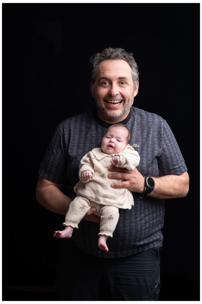 Φωτογράφηση διδύμων στο στούντιο στο Κολωνάκι ή σε εξωτερικούς χώρους στο νότιο μέρος της Αθήνας.