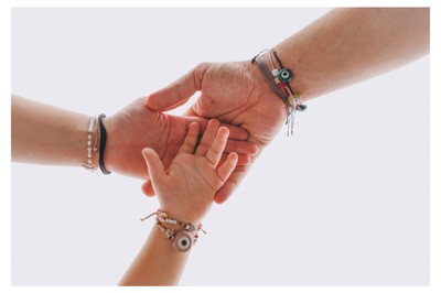 Luxury pregnancy and baby photography in Athens for travelers and expat families.