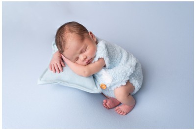 Νεογέννητο φωτογραφικό project στην Αττική με τη Κατερίνα Δρούκα – αγνή ομορφιά και τρυφερότητα σε κάθε λήψη .