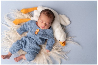 Τα πρώτα του βλέμματα, οι πιο γλυκές αναμνήσεις. Newborn Photoshooting στην Αθήνα από την Κατερίνα Δρούκα – Mon Petit Bébé Studio.