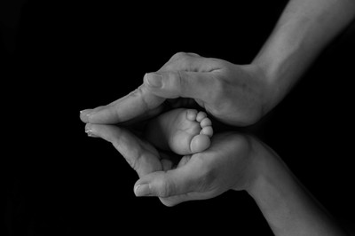 Athens maternity photoshoot for international mothers staying in Kolonaki and South Athens.