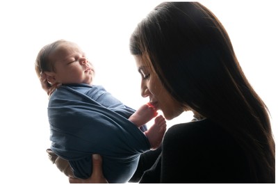 Η πρώτη αγκαλιά του μωρού σας στο στούντιο μας στο Κολωνάκι – Mon Petit Bébé, Κατερίνα Δρούκα.