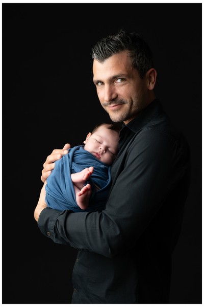 Η διαδικασία φωτογράφισης μπορεί να είναι μια ευχάριστη και διασκεδαστική εμπειρία που ενισχύει τους οικογενειακούς δεσμούς. Οι γονείς και τα παιδιά μπορούν να συνεργαστούν και να δημιουργήσουν όμορφες στιγμές μαζί 