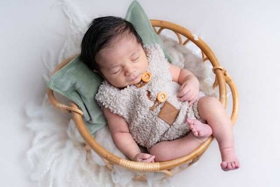 Athens newborn photography for families looking for timeless memories.