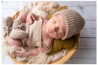 The beauty of new beginnings. Newborn Photography in Athens by Katerina Drouka – soft, timeless, emotional