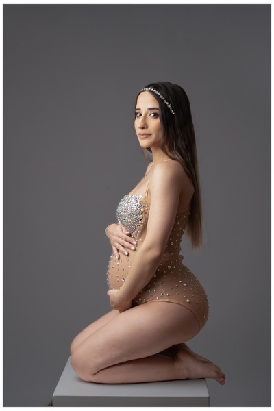 Capture the glow of motherhood ✨ Pregnancy & maternity photoshoot στο Mon Petit Bébé 