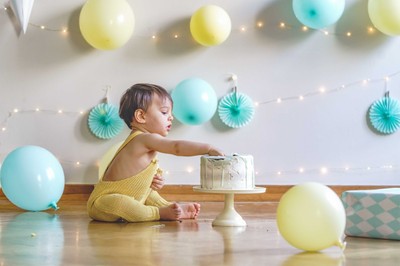 monpetitbebe.gr.  Smash the cake φωτογράφιση γενεθλίων πάρτυ   