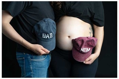Maternity photography in Athens at Mon Petit Bébé Studio.