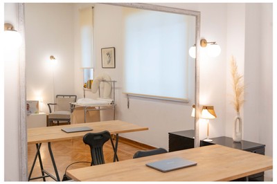 Φωτεινό και καθαρό φωτογραφικό στούντιο Mon Petit Bébé της Κατερίνας Δρούκα στο κέντρο της Αθήνας.