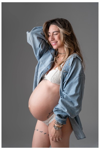 Από την προσμονή… στην πρώτη αγκαλιά. Καλλιτεχνική φωτογράφηση εγκυμοσύνης στην Αθήνα από την Κατερίνα Δρούκα. Μια εμπειρία μοναδική, όπως και το θαύμα που ζεις