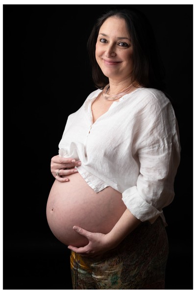 Απαλές στιγμές, αιώνιες αναμνήσεις. Pregnancy Photoshooting στην Αθήνα – μια εμπειρία φωτογράφισης από την Κατερίνα Δρούκα, αφιερωμένη στη γυναικεία δύναμη και ευαισθησία