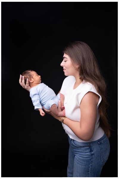 Maternity and newborn photographer in Athens for women visiting Greece for their babymoon.