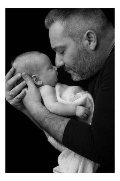 Athens maternity photoshoot for international mothers staying in Kolonaki and South Athens.