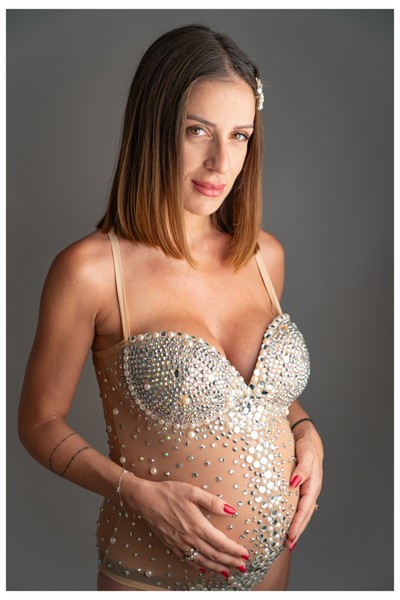 Απαλές στιγμές, αιώνιες αναμνήσεις. Pregnancy Photoshooting στην Αθήνα – μια εμπειρία φωτογράφισης από την Κατερίνα Δρούκα, αφιερωμένη στη γυναικεία δύναμη και ευαισθησία