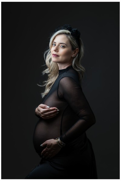 Αιχμαλωτίζουμε το θαύμα της εγκυμοσύνης με τρυφερότητα και αγάπη στο Mon Petit Bébé.