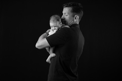 family hug photograp