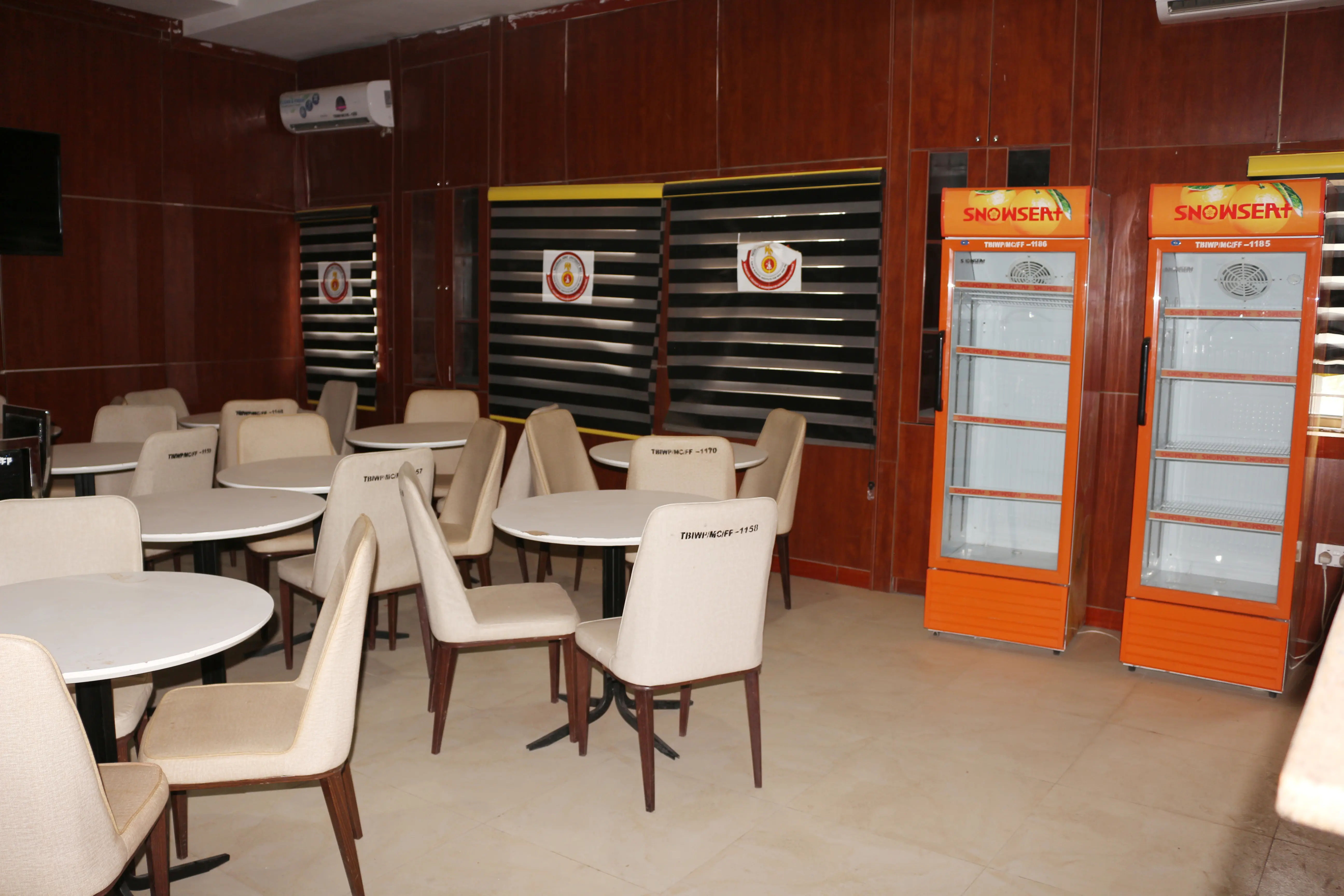 OFFICE COMPLEX RESTAURANT