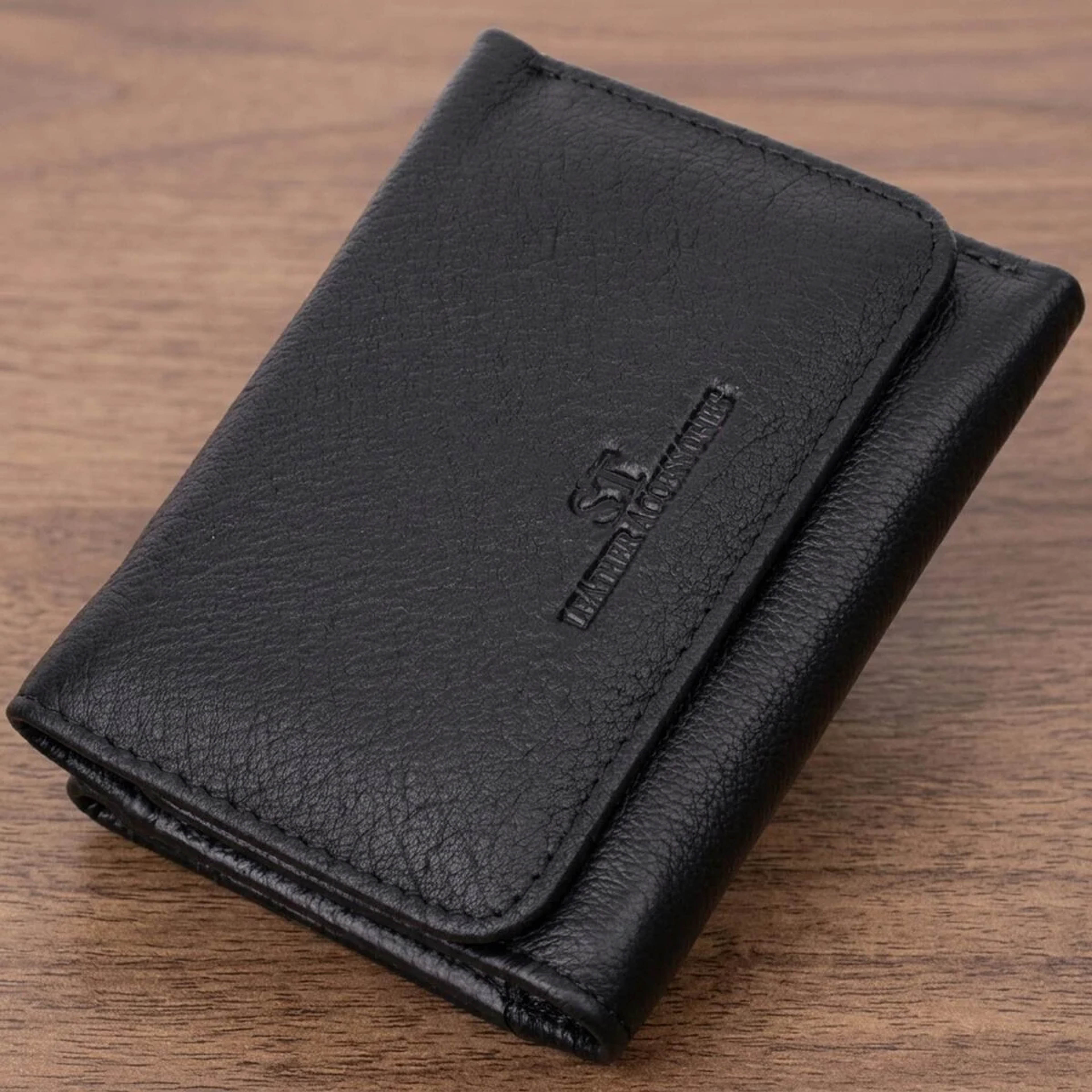 Шкіряний лаконічний гаманець для жінок ST Leather 22506 Чорний