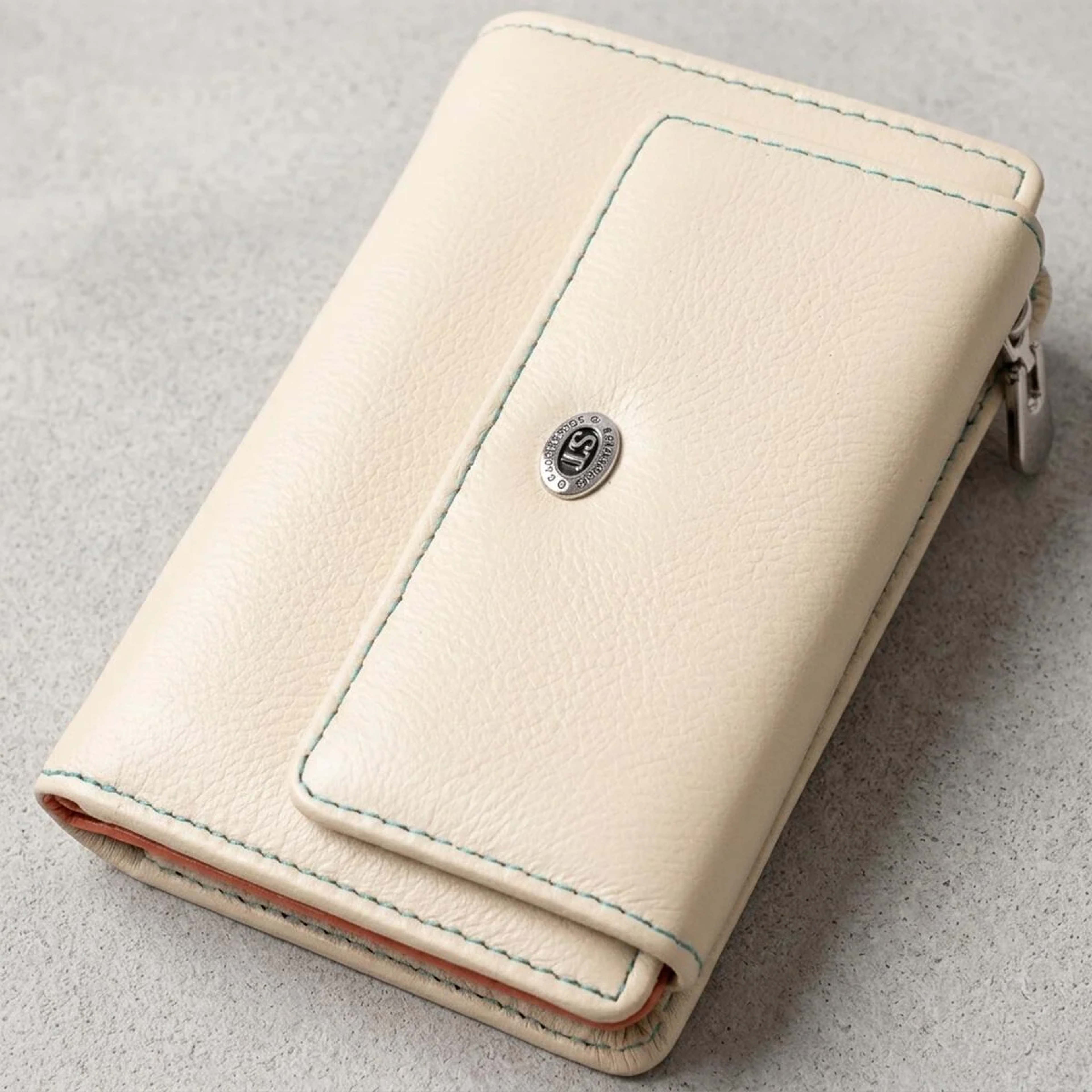 Місткий гаманець для жінок із натуральної шкіри ST Leather 22500 Білий