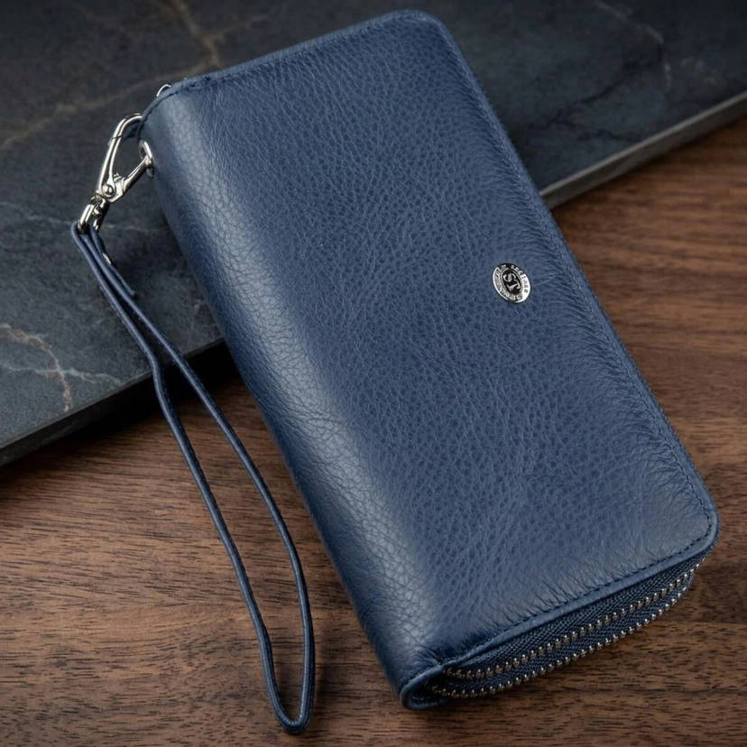 Цікавий жіночий клатч з ремінцем ST Leather 18869 Синій