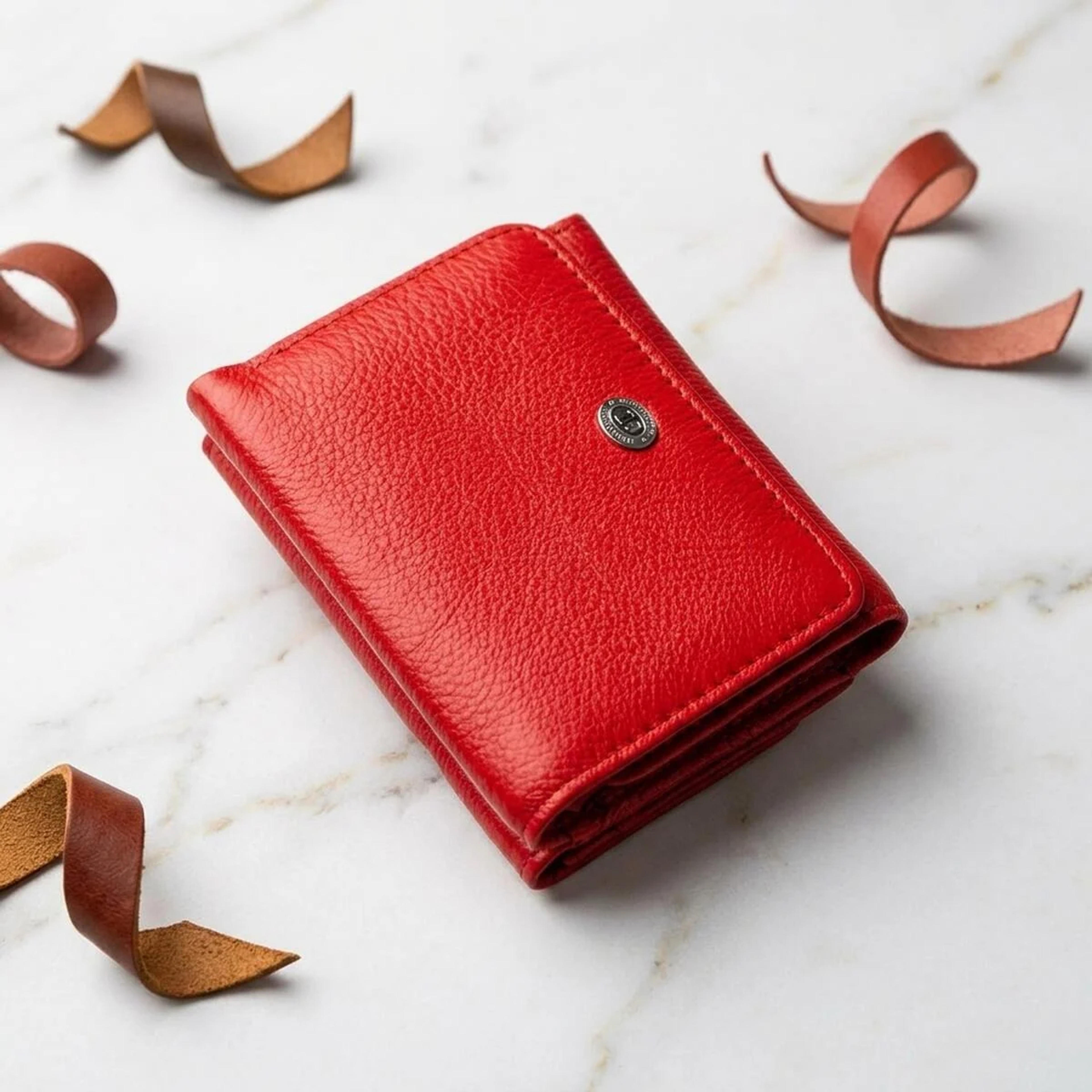 Яскравий компактний жіночий гаманець ST Leather 18892 Червоний
