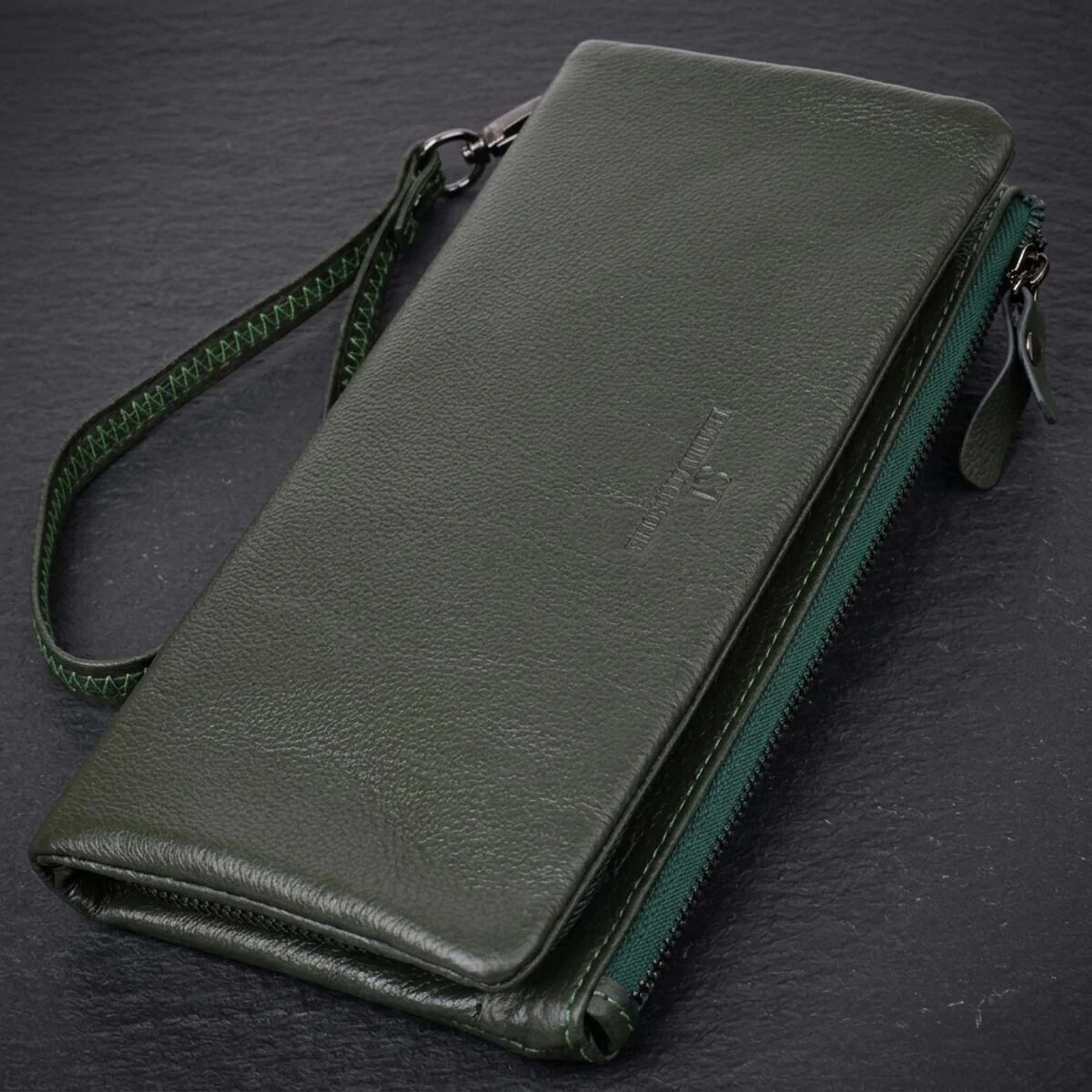 Зручний гаманець для жінок з ременем з натуральної шкіри ST Leather 23104 Зелений