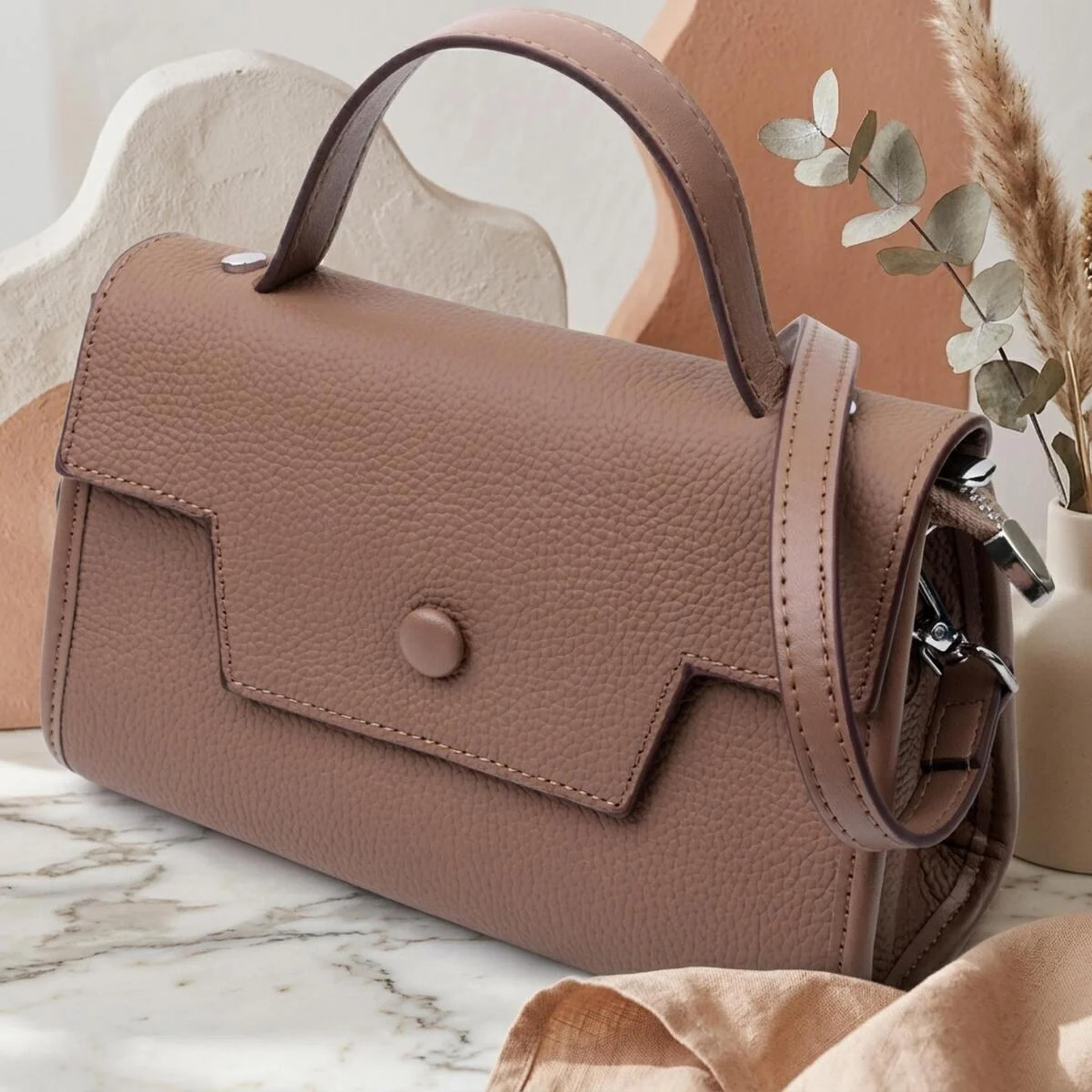 Жіноча сумка з геометричним клапаном з натуральної шкіри Vintage 22630 Коричнева
