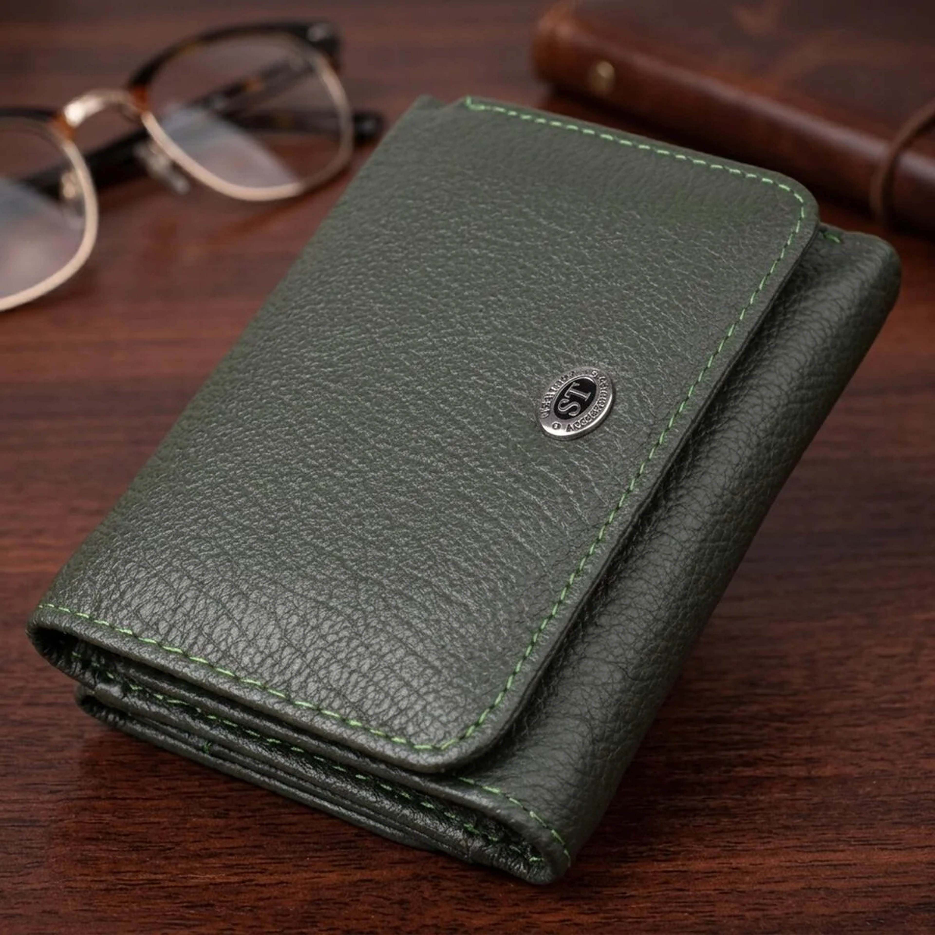 Жіночий гаманець компактного розміру з натуральної шкіри ST Leather 23072 Зелений