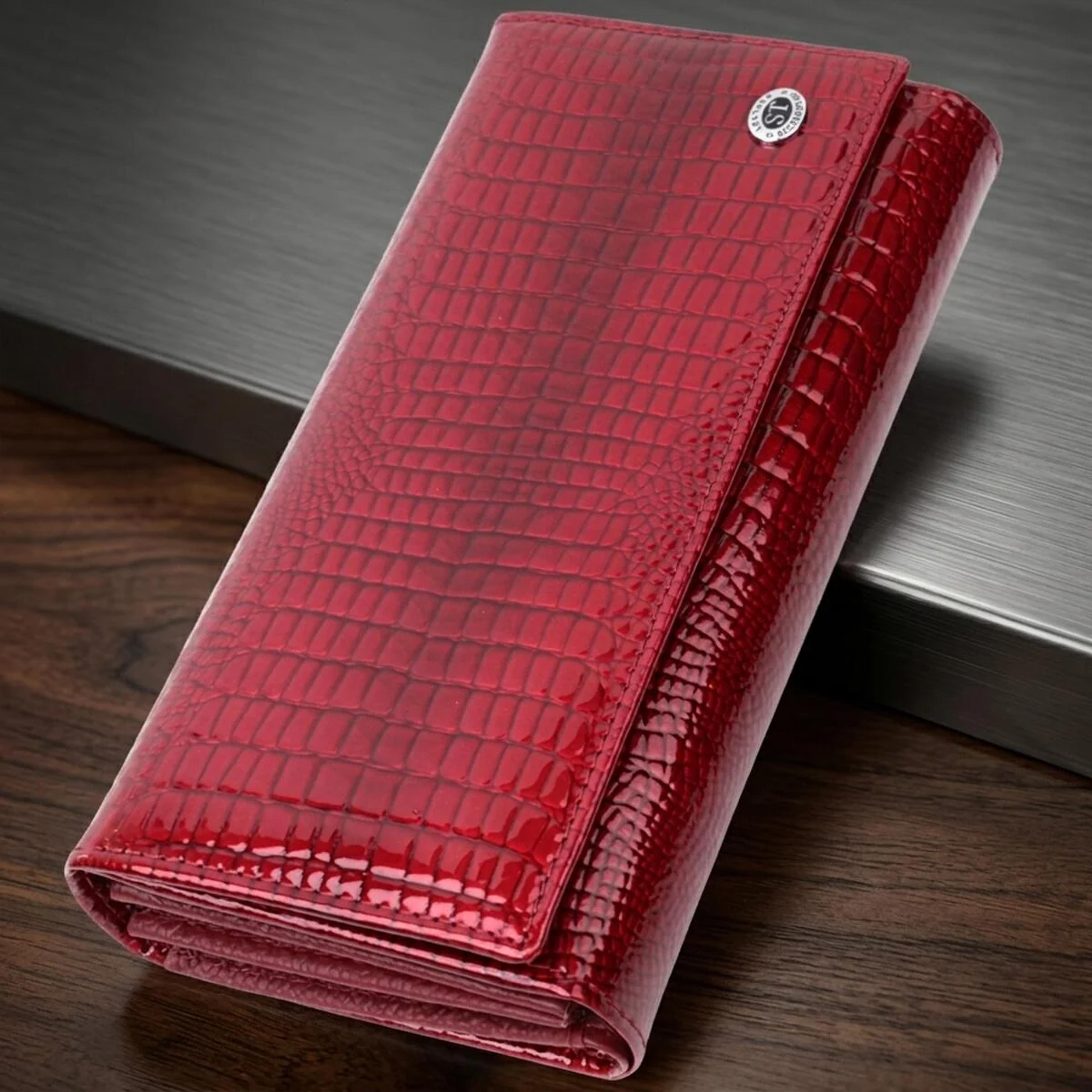 Шкіряний лакований гаманець з блоком для кредитних карток ST Leather 22682 Червоний