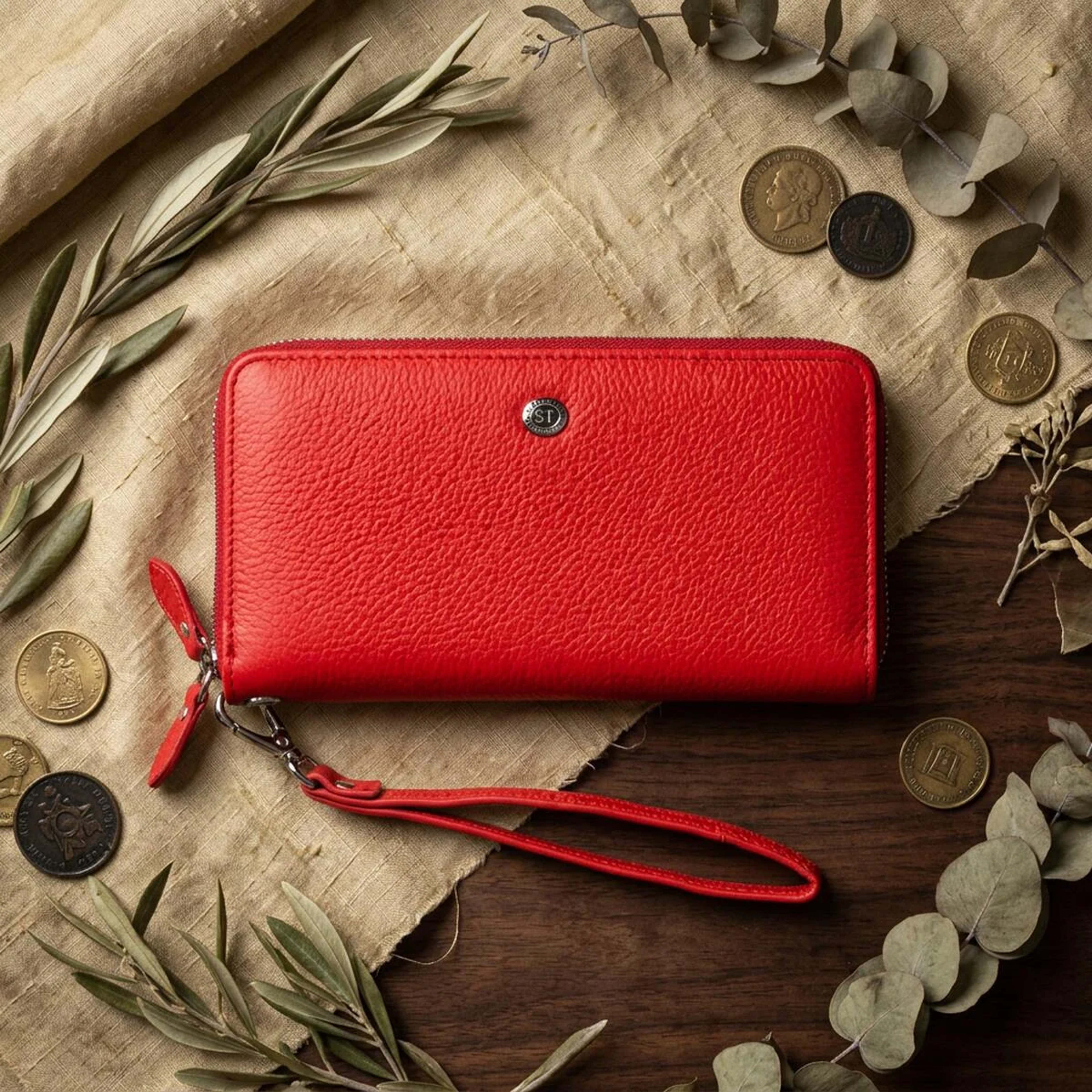Жіночий шкіряний клатч для карток купюр та документів ST Leather 18931 Червоний