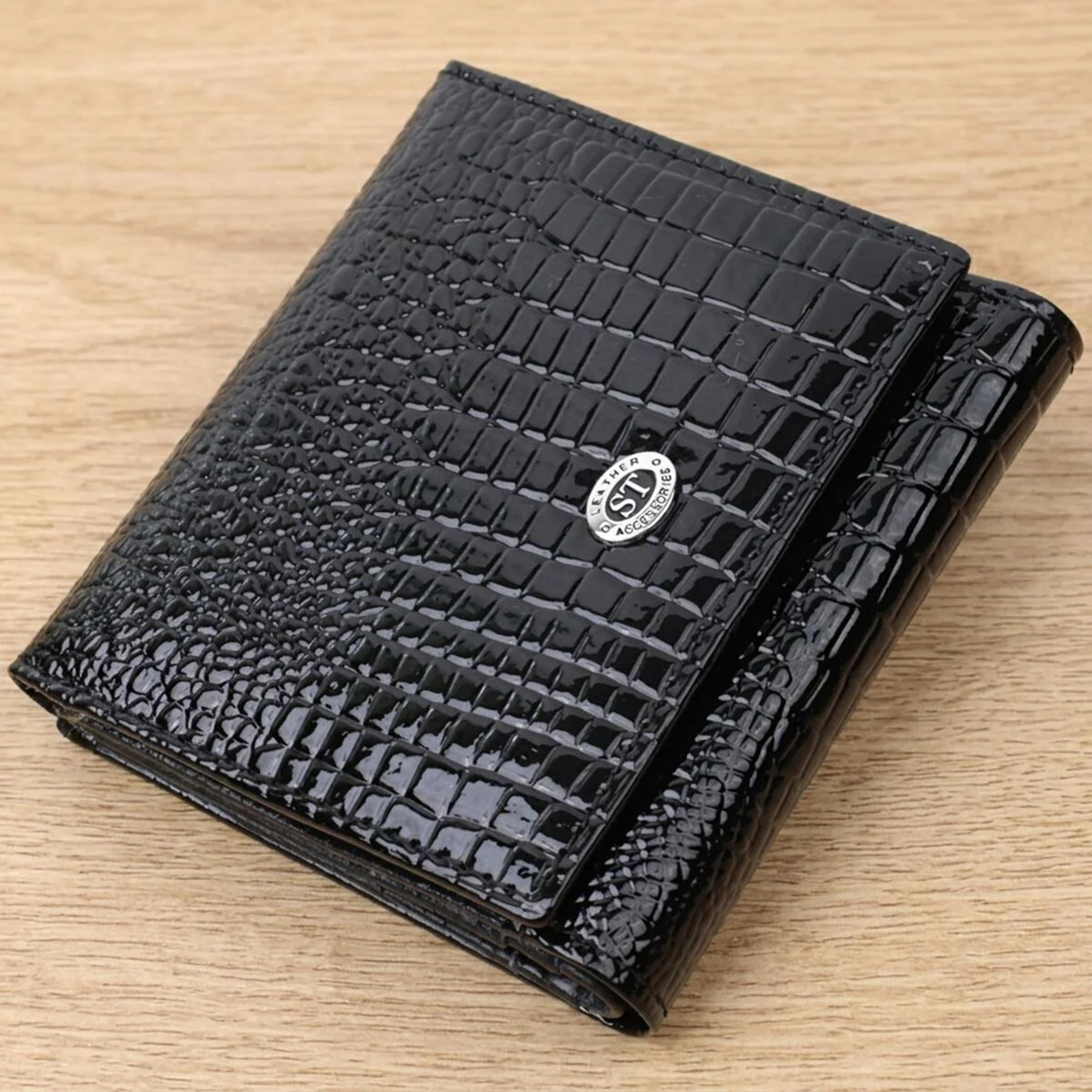 Компактний жіночий гаманець з натуральної лакованої шкіри ST Leather 22688 Чорний