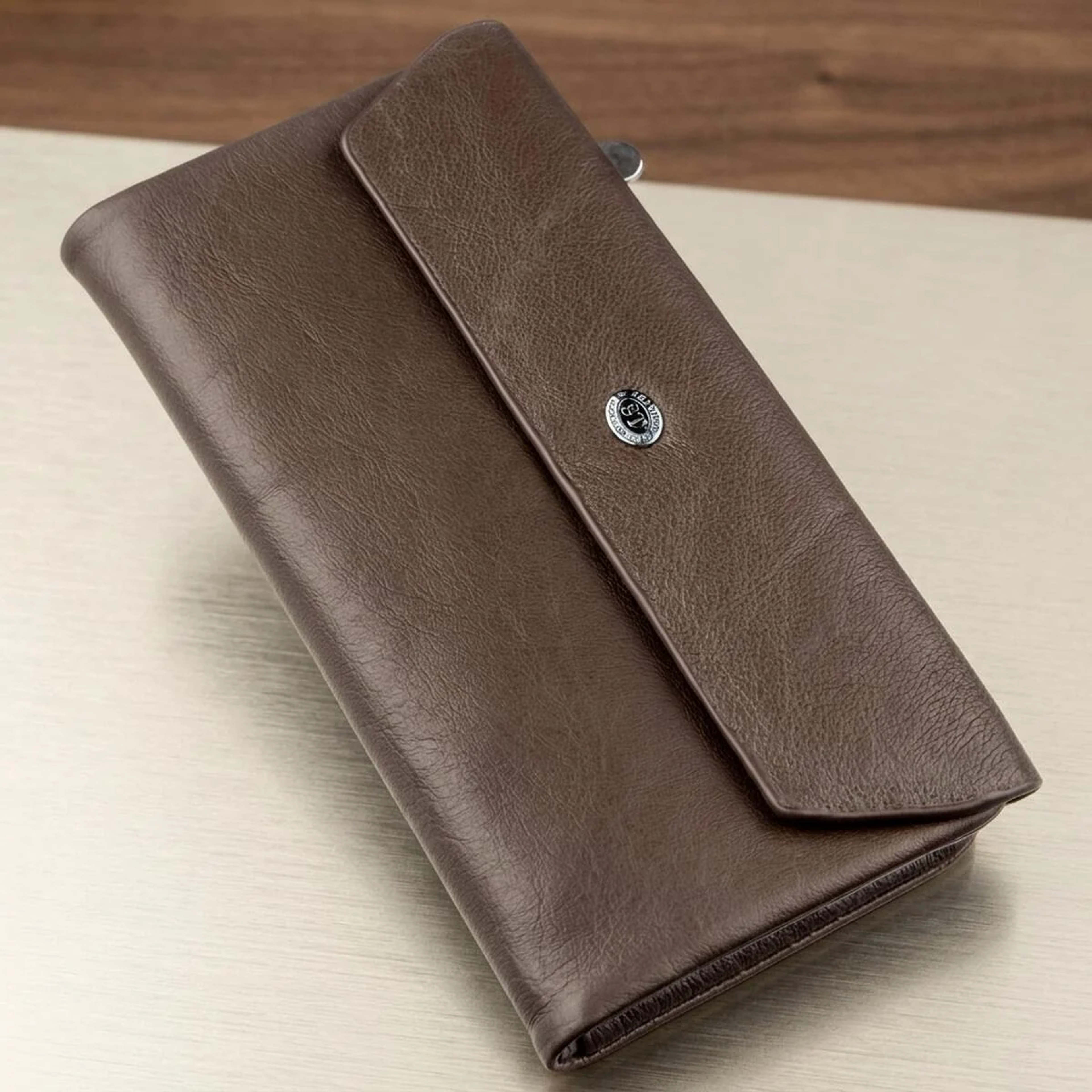 Практичний жіночий гаманець-клатч ST Leather 18841 Коричневий