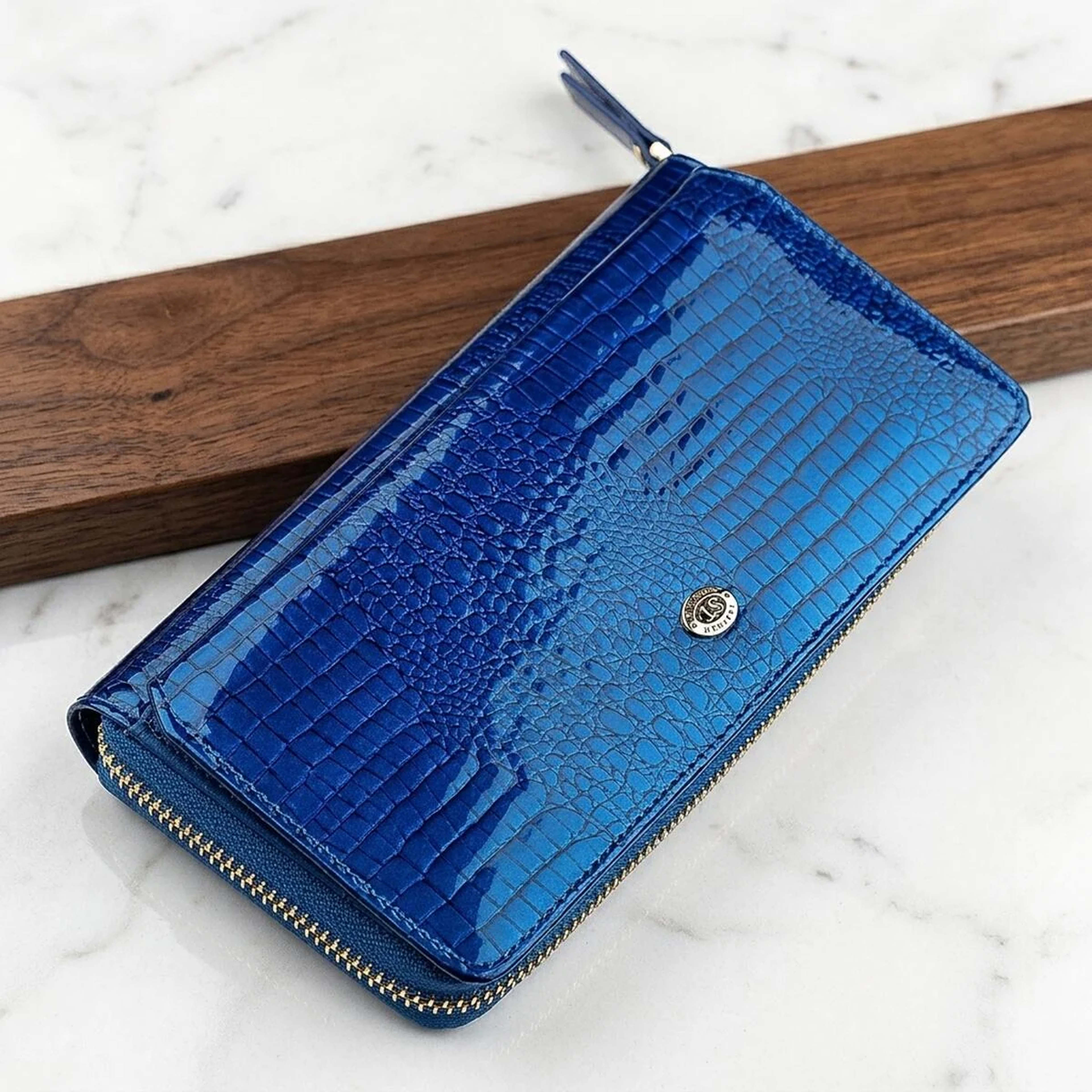 Гаманець жіночий ST Leather 18435 (S7001A) лакований Синій