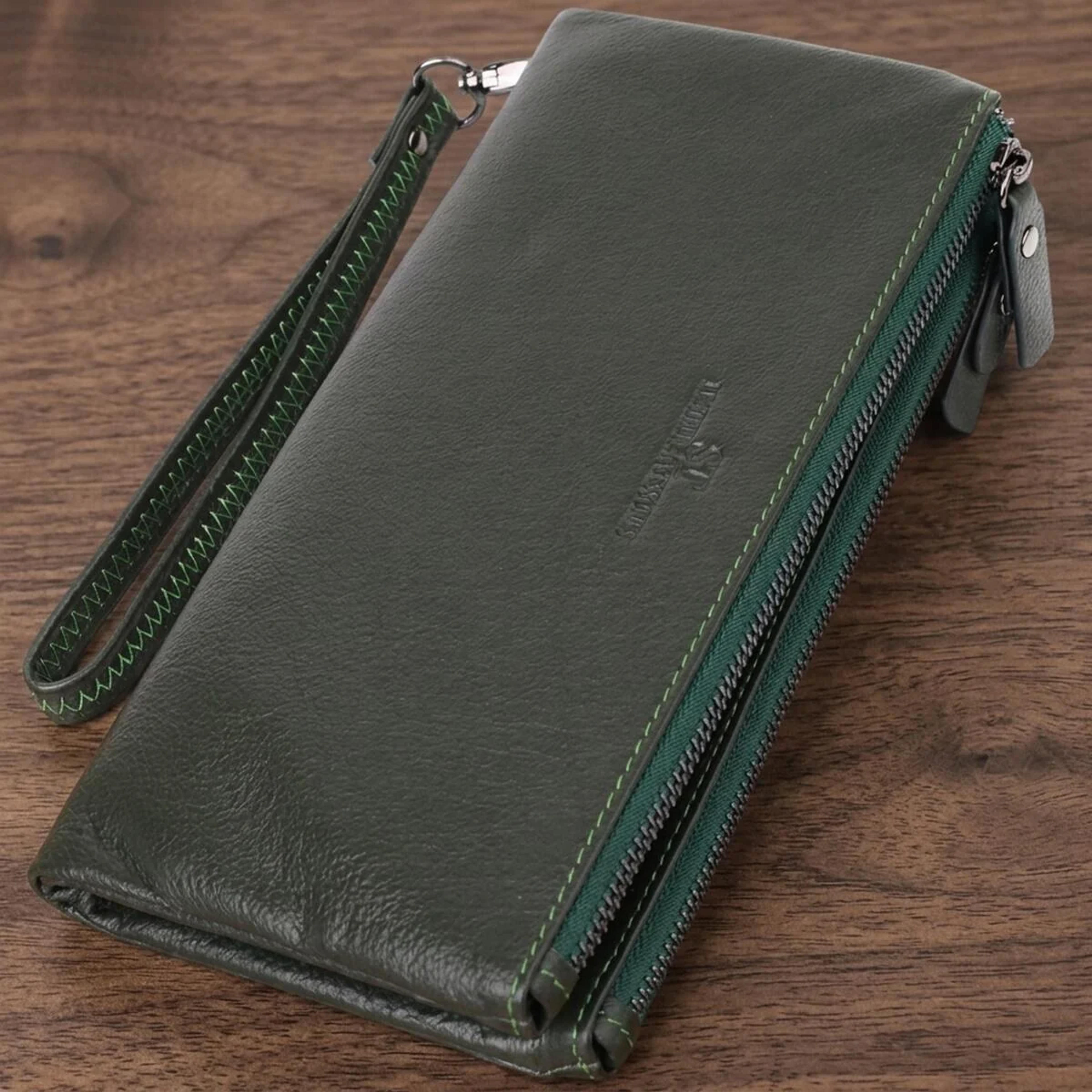 Красивий шкіряний гаманець на три відділення ST Leather 23110 Зелений