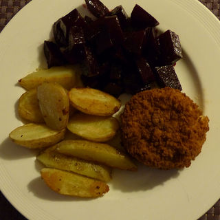 Beetroot with fishcakes