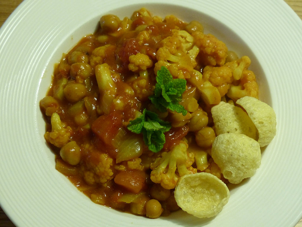 Cauliflower Chickpea Curry