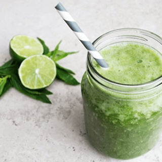 Easy De-Bloat Green Smoothie