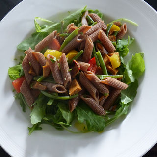 Pasta with (vegan) Salami and French beans