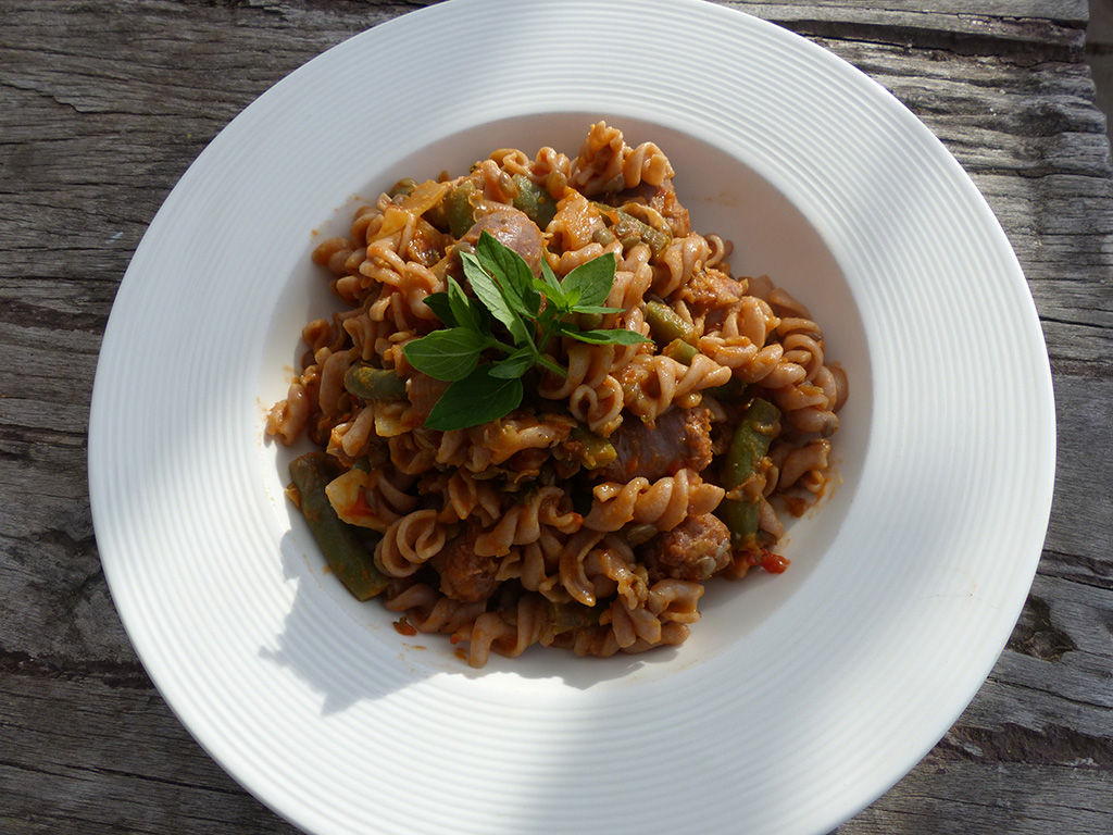 Pasta with lentils and sausages