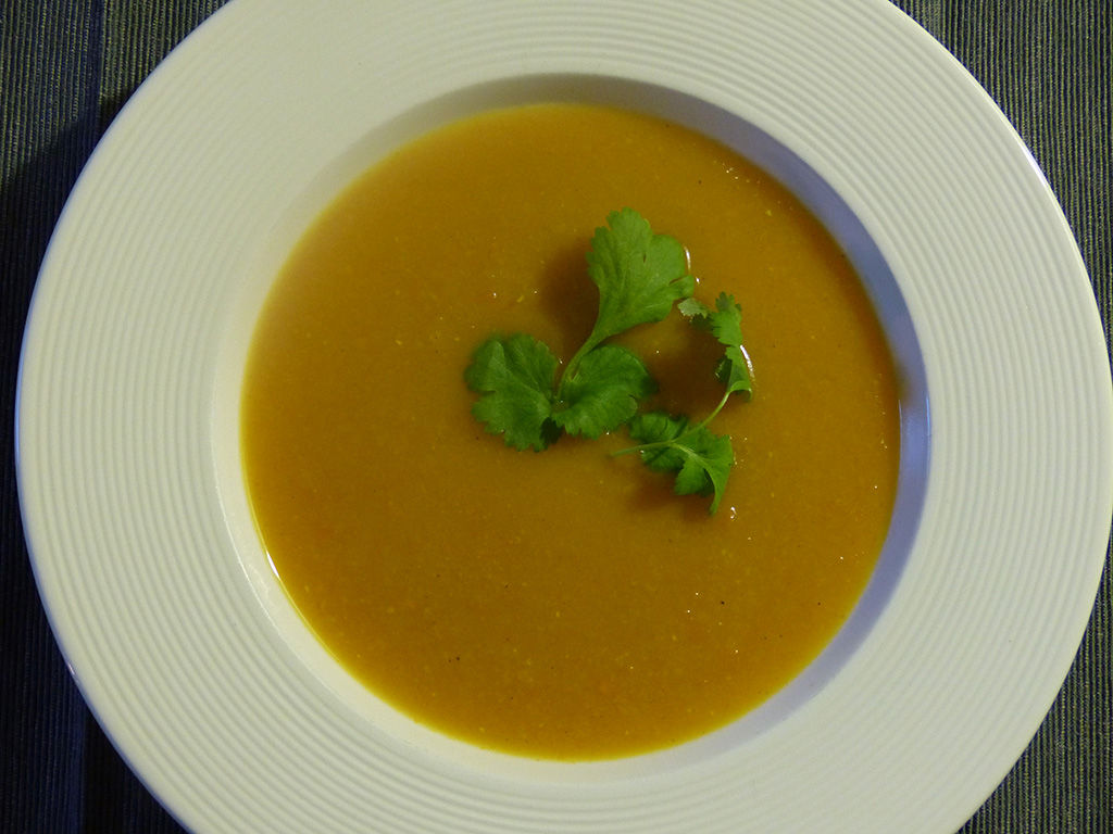 Spicy lentil soup with pumpkin