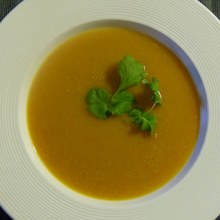 Spicy lentil soup with pumpkin