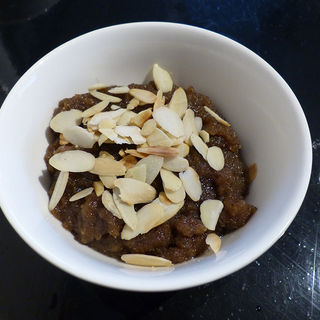 Rawa ka Halwa (Semolina dessert)