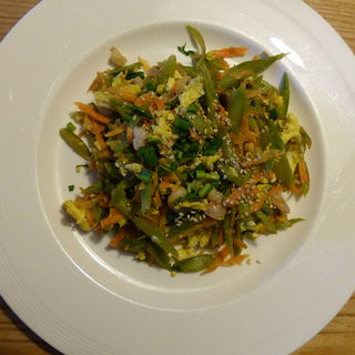 Runner bean & prawn salad