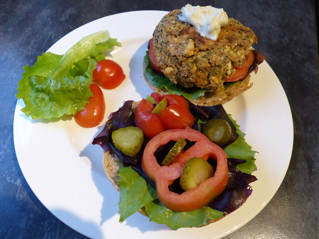 Vegetarian Burgers with Seaweed