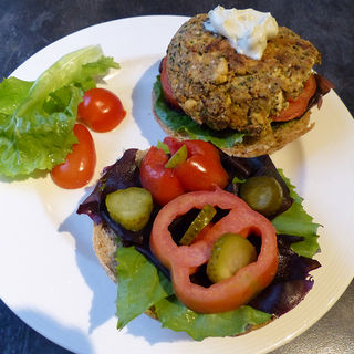 Vegetarian Burgers with Seaweed